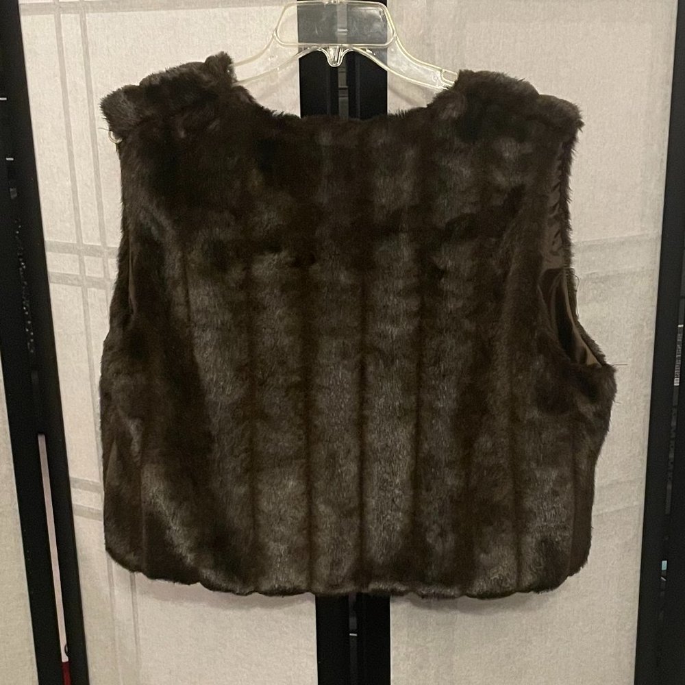 Brown Faux Fur Short Vest - Picture 5 of 5